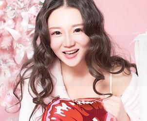 GIRLT果团网 - 资深护士周琰琳LIN的写真：感受一下这些“专业”资源的魅力