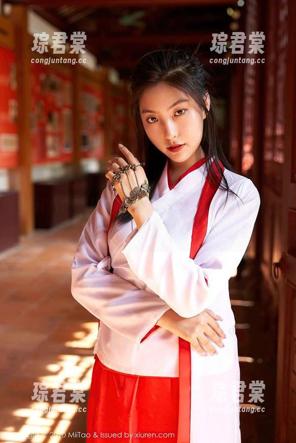 MiiTao蜜桃社 - 女仆合集：小魔女lily的迷人瞬间，真是光影下的魔法-琮君棠