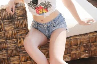 MyGirl美媛馆 - 妮儿Bluelabel泳衣写真：色彩与身材的完美碰撞