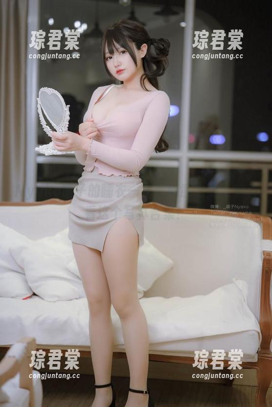 Nyako喵子的睡衣一角，随意之美，来看看这个写真合集！-琮君棠