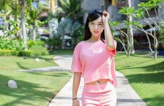 TuiGirl推女郎 - 谁说网盘只存文件？郑瑞熙的裸足作品让你忍不住下载！