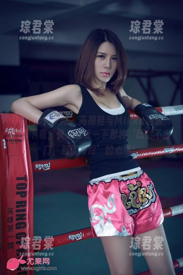 UGirls尤果网 - 高跟鞋与Mikka涵涵：高清下载，快来感受一下那种‘既然不出门，那就高跟’的心情！-琮君棠