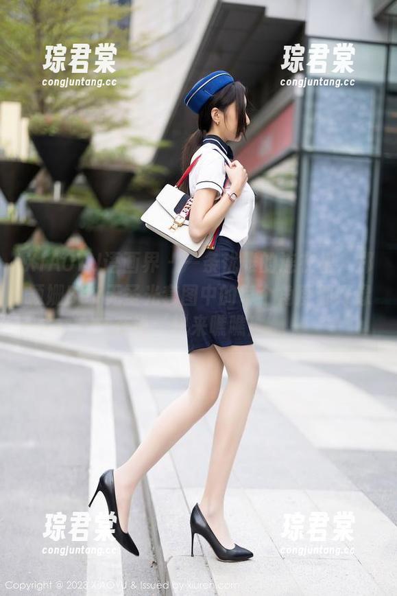 XIAOYU语画界 - 一条优雅的连衣裙，郑颖姗Bev无圣光套图中的每个角度都好像在说‘快来瞧瞧！’-琮君棠