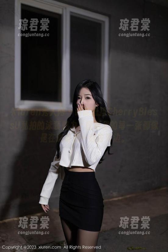 Xiuren秀人网 - 谁能抵挡CherryBlessU私拍的泳装魅力？图包里的每一张都像是在邀请你一起去海边。-琮君棠