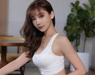Xiuren秀人网 - 关于余虞酱的私房写真：内衣是一个故事的开始，还是结束？