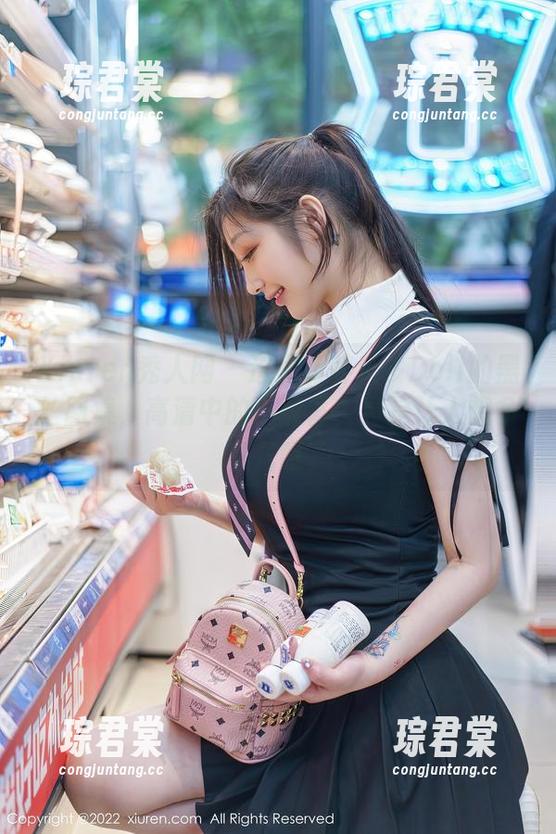 Xiuren秀人网 - 这里有养乐多Doll的黑丝图集，高清中的小惊喜，真是让人想多看几眼。-琮君棠