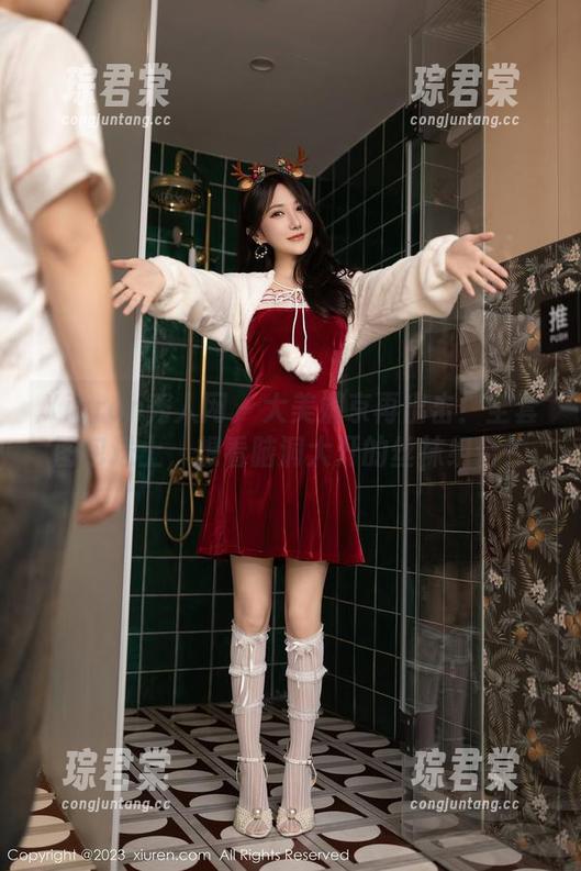 Xiuren秀人网 - 大美媚京再出击！全套图包送上，想看脑洞大开的丝袜组合？-琮君棠