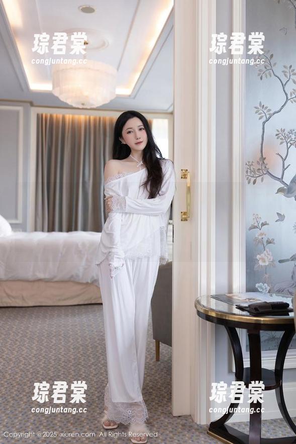 Xiuren秀人网 - 婕西儿jessie图集：一场夏日里的梦，赶紧下载吧，不然可就没了！-琮君棠