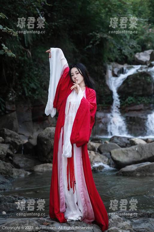 Xiuren秀人网 - 原图直击!模特悦悦的夏天,仿佛热浪扑面而来-琮君棠 Xiuren秀人网 - 原图直击!模特悦悦的夏天,仿佛热浪扑面而来-琮君棠