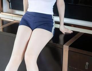 Xiuren秀人网 - 芭比KIKI的户外写真精选，随便一张都是无意间的优雅，怎么做到的，我也想学！