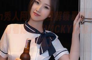 Xiuren秀人网 - 想要解锁夏季度假的正确姿势？看看陈雅漫VICKY的裸足写真就知道了！