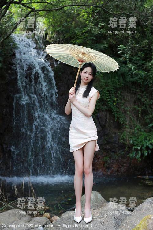 Xiuren秀人网 - 如果泳衣会说话，那陈雅漫VICKY的在线合集一定很热情-琮君棠