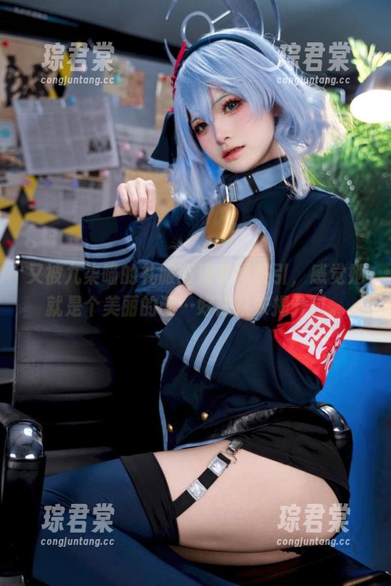 又被九柒喵的礼服高清套图吸引，感觉她就是个美丽的谜…好像从未揭开过。-琮君棠