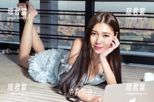 克拉女神 - 赵雨静的最新美脚，图片里的姿态真是让人感觉无可抗拒，背影都带着回头率。-琮君棠