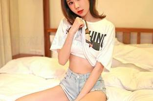 嗲囡囡 - 下载冯木木LRIS的泳池魅力，让你的生活‘水’汪汪！