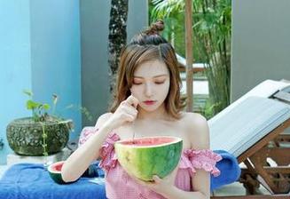 嗲囡囡 - 全集来袭！慕羽茜的白丝写真，仿佛在轻声撩拨……