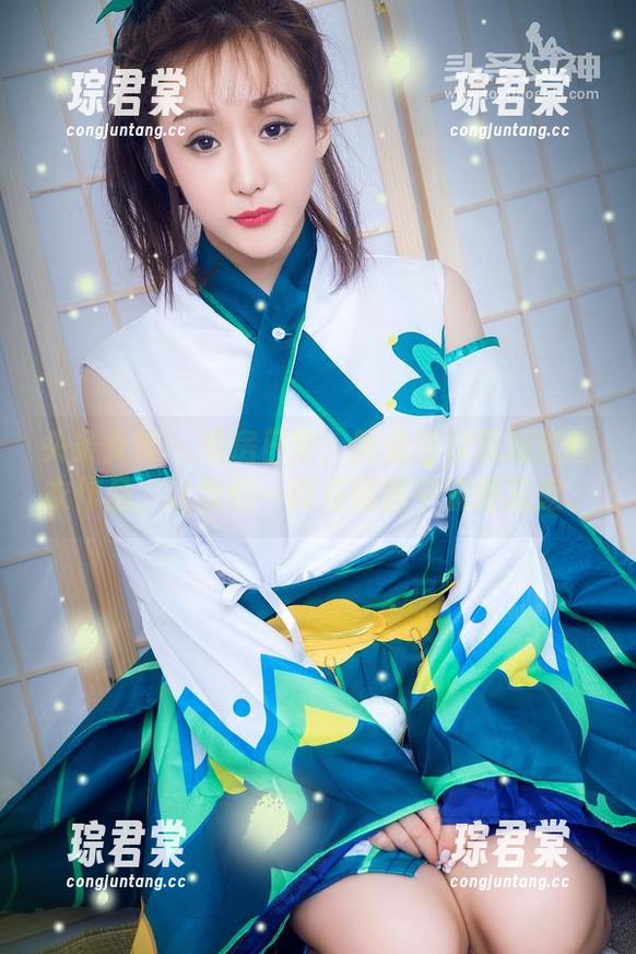 头条女神 - 私房日常：阿依努尔瓦娅的睡衣作品，让我们一同在慵懒中流连忘返。-琮君棠