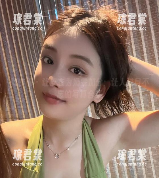 微密圈 - 让皮衣为奶雯加分：让人过目不忘的写真合集-琮君棠