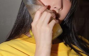 白色比基尼系列：姜仁卿(강인경)图片合集，让你一秒置身海滩！
