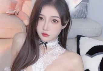 看！小小奶瓶儿的婚纱与无圣光碰撞，套图好像藏了故事！