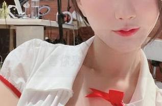 微密圈 - 小玉吃果冻的白色蕾丝镂空，免费的视觉享受等你来探索！