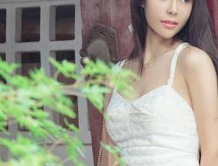 尤果网 - 一组私房图集，黑丝竟然把萌神妹妹映衬得如此惊艳，心有点小鹿。