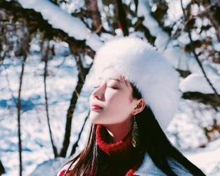 无圣光海边，年年Nnian写真旅途中的小调皮