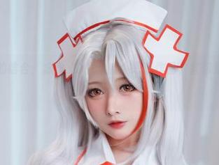 时尚与调皮的结合：念念_D的常暗小恶魔作品，教你如何把日常变得不日常。
