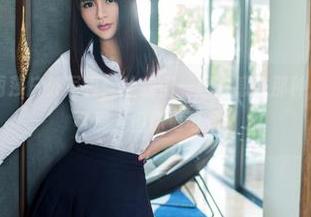推女郎 - 李丽莎户外写真：让我们一起去感受那种，噢，云朵很可爱，但你更可爱！