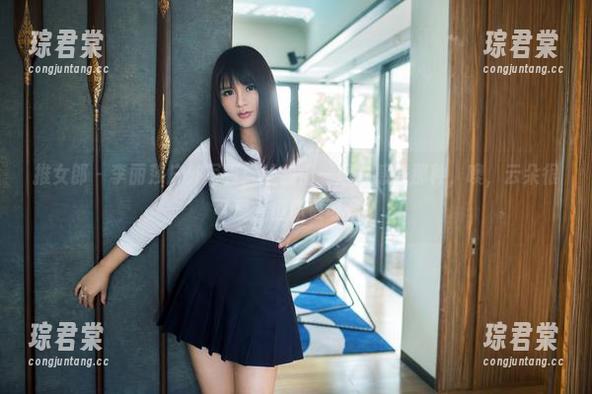 推女郎 - 李丽莎户外写真：让我们一起去感受那种，噢，云朵很可爱，但你更可爱！-琮君棠