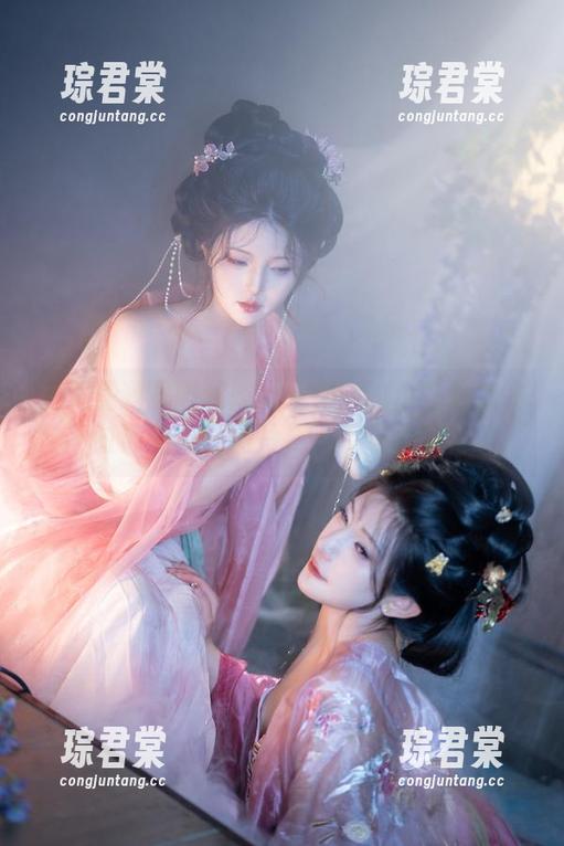 星澜是澜澜叫澜妹呀新作：约尔红毛衣的时尚魅力，图片资源不容错过！-琮君棠