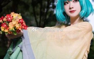 从不平凡的桃墨公子到浪漫蕾丝，美图合集里的诱惑不断蔓延。