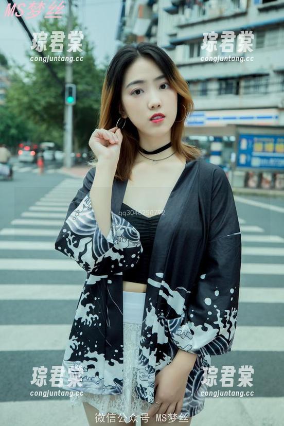 梦丝女神 - 图包狂欢！魏婷婷一双棉袜引发的思考：袜子才是人生的真谛！-琮君棠