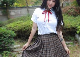 模范学院 - 观看一颗甜蛋黄a的夏日图包，光影交错是不是有点小暧昧？