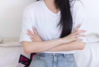 物恋传媒 - 厨娘菜菜的原图分享，真的是在给人做菜，还是在撒娇呢？