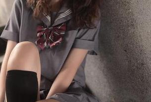 眠海歌大揭秘：疯猫ss黑色JK制服，原图分享里藏了多少灵魂拷问？