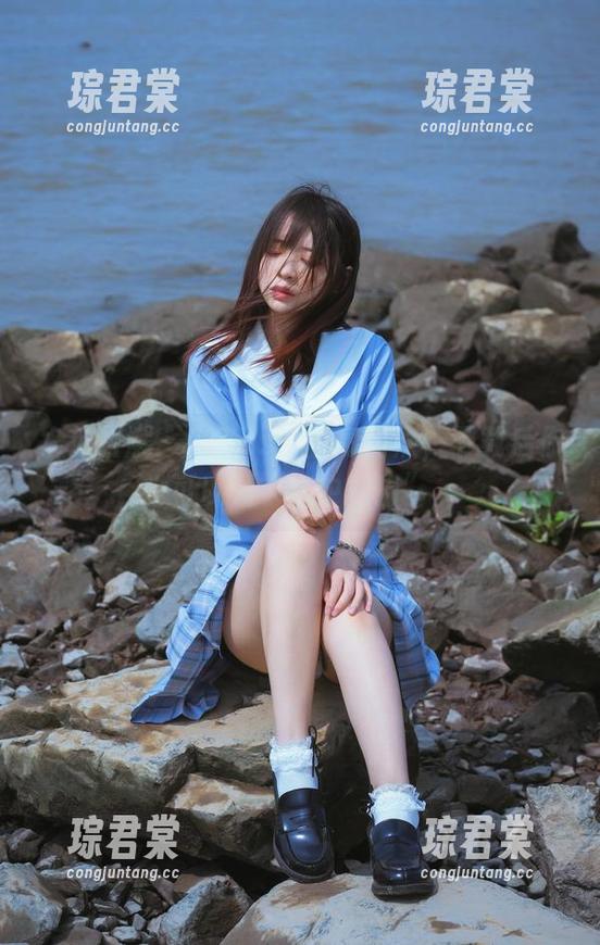 水花四溅，疯猫ss浴缸高清照，下载后你也可以是“水中的猫”。-琮君棠
