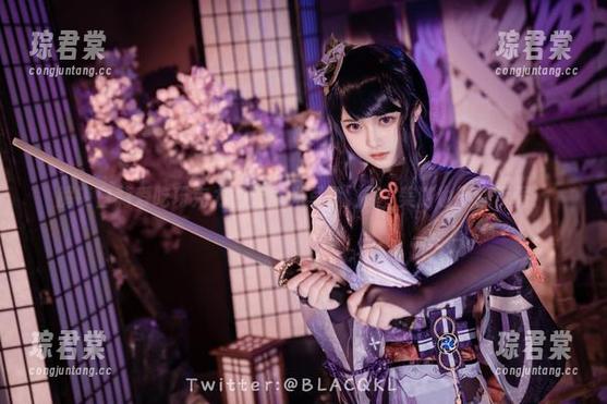 解锁白莉爱吃巧克力的无圣光写真，霞沢美游也不甘示弱！-琮君棠