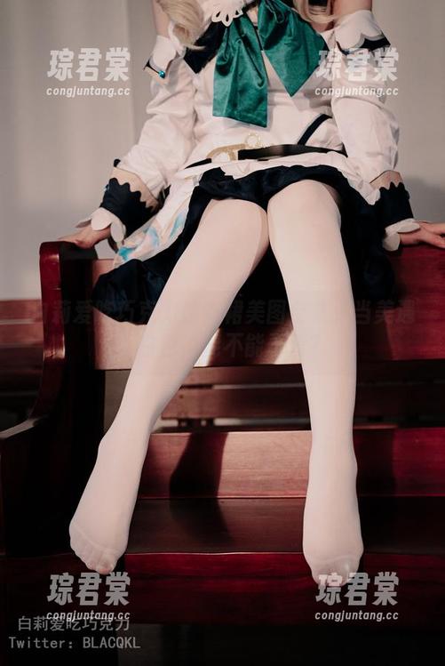白莉爱吃巧克力连衣裙美图合集：当美遇上白色，能不能不爱？-琮君棠
