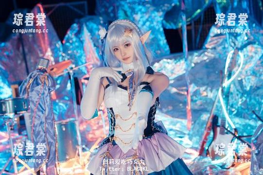 小舞图包直击心灵：白莉爱吃巧克力又来了，她的每一个姿势都像在跟我说‘你看我多美’！-琮君棠