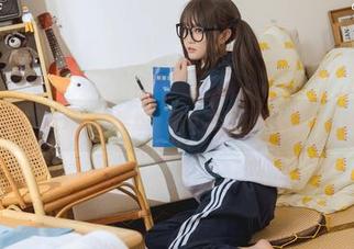 全套神沢永莉的裤里丝，细节之处，令人浮想联翩。