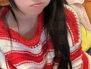 这些福利图片里，神沢永莉的女孩瞬间让人想到了春天的味道，温暖又微甜。