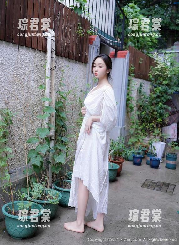 秀人网 - 调皮的校园记忆：叶籽亿的写真合集，网盘等你去探秘！-琮君棠
