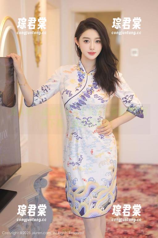 秀人网 - 谁说只有一个女王？唐翩翩的写真下载，挑选困难呀！-琮君棠
