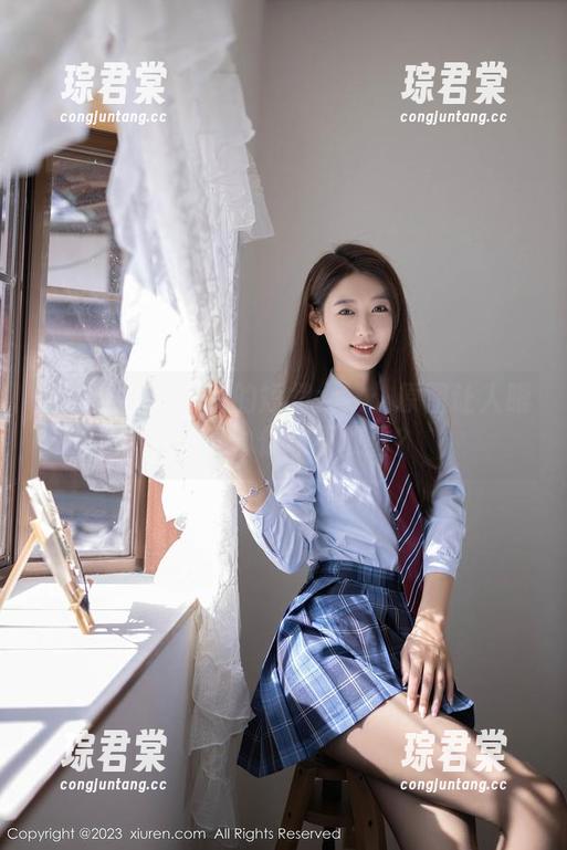 秀人网 - 张雨萌的短裙大赏：原图让人眼前一亮，你敢不敢看？-琮君棠