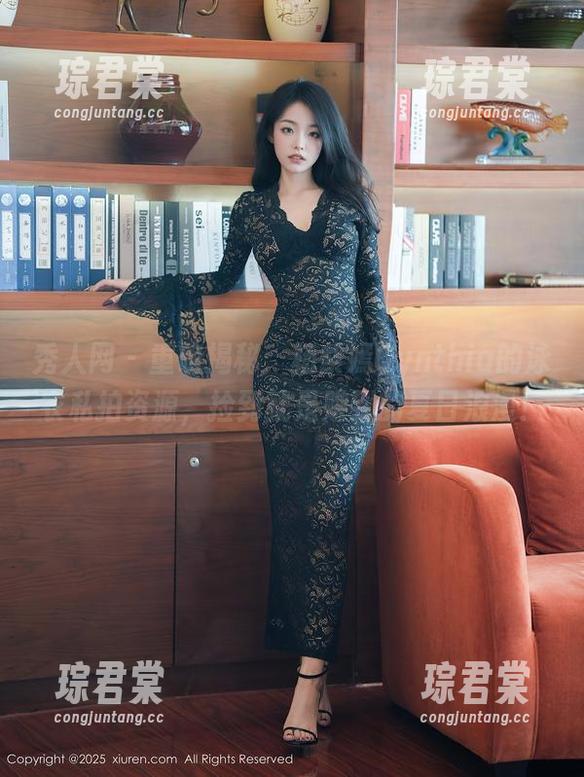 秀人网 - 重磅揭秘：杨紫嫣Cynthia的泳衣私拍资源，捡到就是赚到的夏日浪漫！-琮君棠