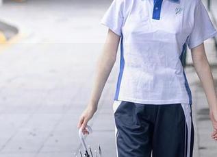 秀人网 - 林子遥的泳池时光：高清图片里稍稍飘散的夏日气息