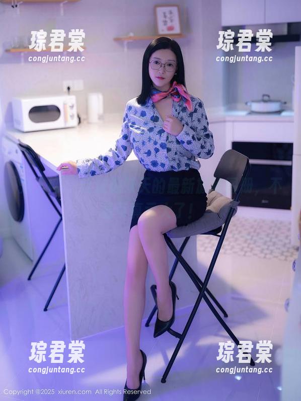 秀人网 - 这波桃妖天的最新旗袍图册，不看可真亏大了！-琮君棠