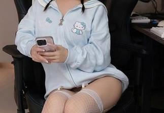 秀人网 - 爱丽莎Lisa的私拍时刻：当光影遇上运动