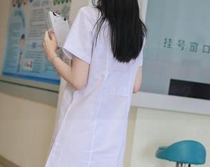 秀人网 - 分享程程程的高跟鞋图包：难道这就是为了踩出个性？